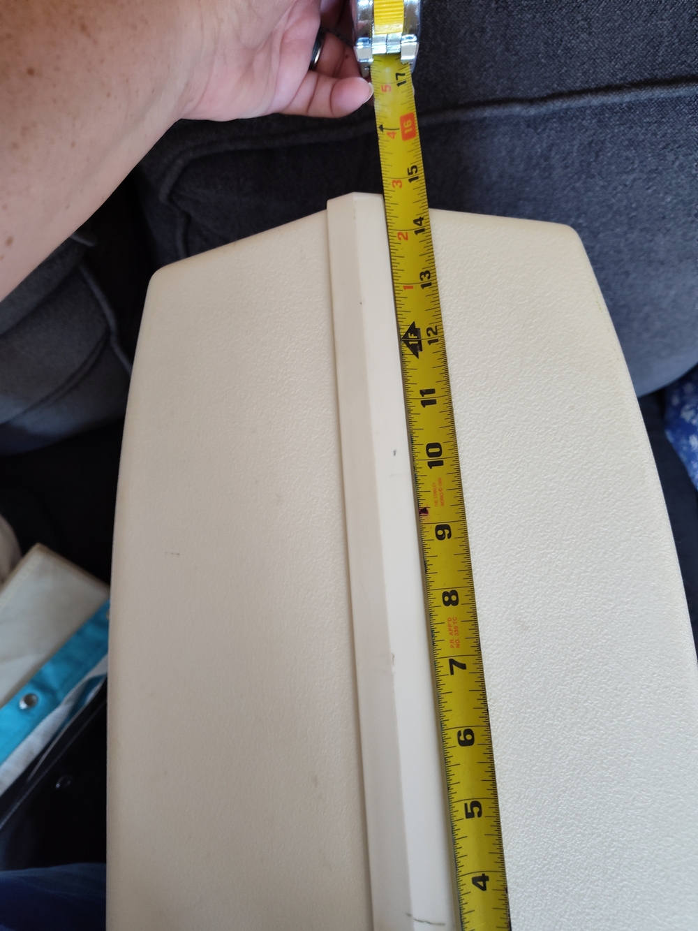 Plastic Sewing Machine Case - Picture 9 of 11